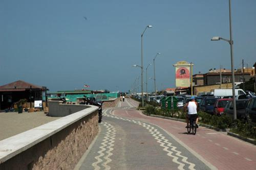 Gambar di galeri bagi Suiteroom&Apartment flat fiumicino di Fiumicino