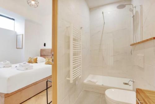 Spacious & Bright 2BR Apartment 6 Guests Bastille