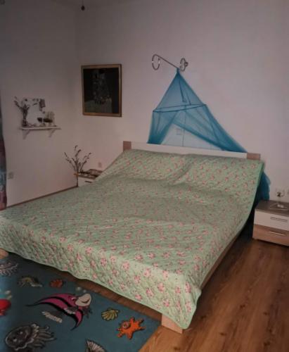 LoungeByAna