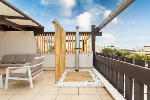 Villa Bamboo terrasse parking Port Nature Village Naturiste