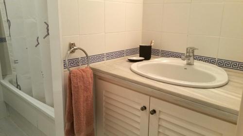 Apartamento con piscina, mar y naturaleza