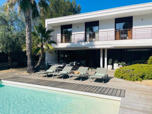 Très belle villa moderne Piscine Jaccuzi en option