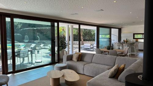 Très belle villa moderne Piscine Jaccuzi en option