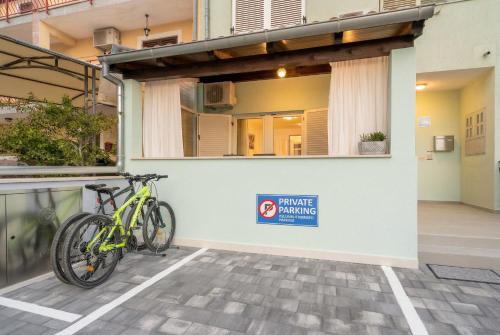 NOMA Modern Studio w2Bikes