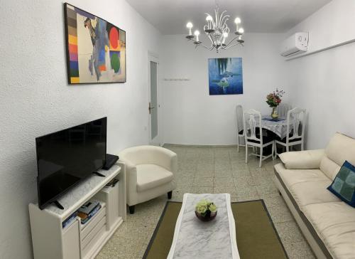 Perfect Space to Relax 3 Bedroom Apartment with Balcony ESP2EV