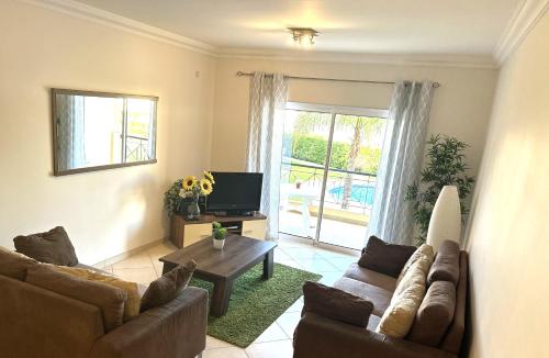 2 bed, south facing, walk to beach & vilamoura marina