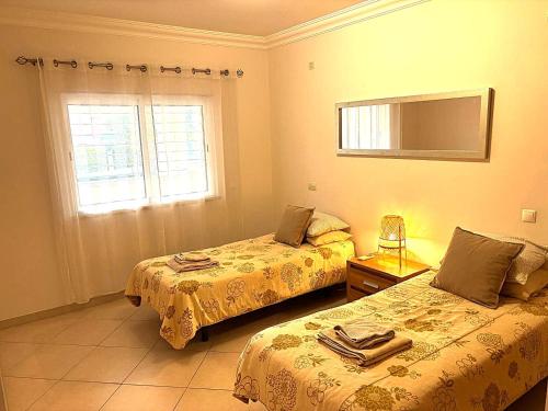 2 bed, south facing, walk to beach & vilamoura marina
