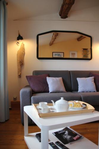2 pièces lumineux style loft dans le quartier haut