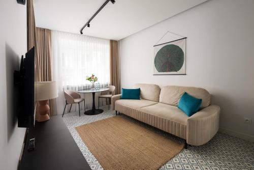 Warsaw Central Hideaway