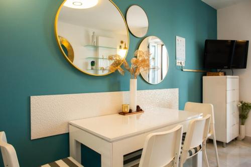 TOP LOCATION! BEACH & CENTER APT 4