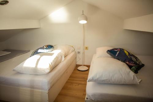 TOP LOCATION! BEACH & CENTER APT 4