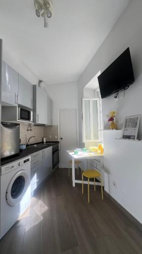 Alcântara Yellow Studio
