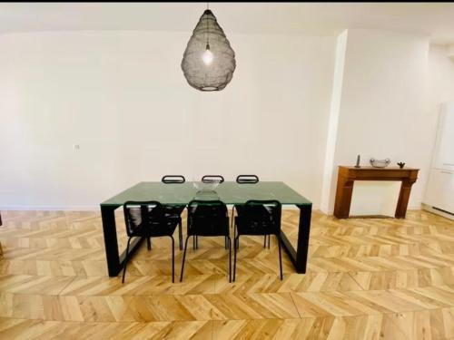 Sète apartement rousseau
