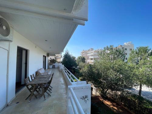 Kleio - Spacious apartment in Glyfada