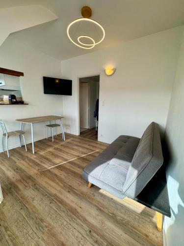 Fully equipped 1-bedroom apartment near Chantiers Navals
