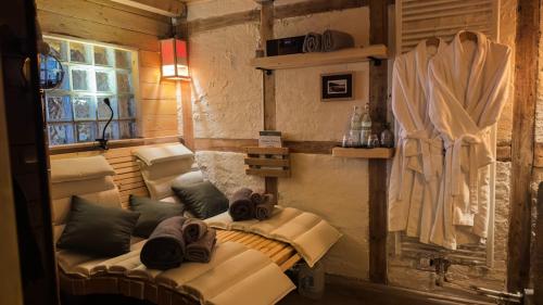 a room with two beds and a window at Aparthotel & Seminarhaus Wolkentor in Halle an der Saale