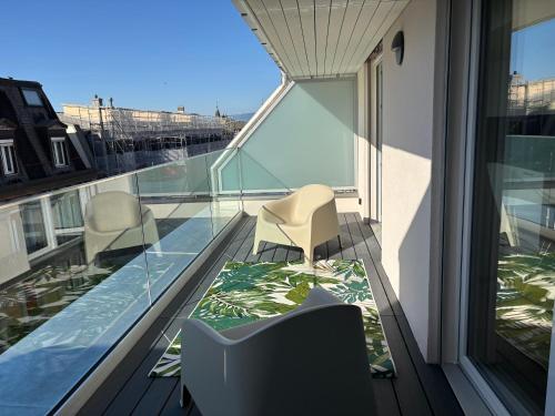 Expérience unique à Lausanne, Top floor Apartment on Lausanne Train Station -63