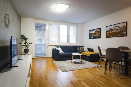 Zuzana's Old Town Home
