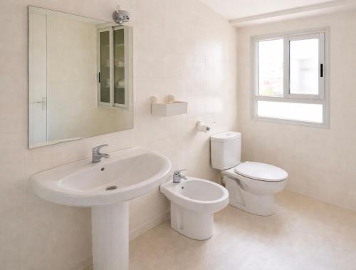 4BR Apt 10 min Walk to San Juan Beach - Pool & Terrace
