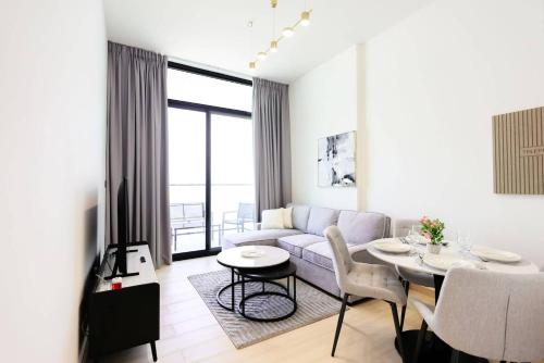 Amazing Apartment in JVC Binghatti Luna