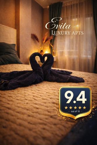 Evita Luxury Apartments - Near Playa Los Locos Beach with Pool