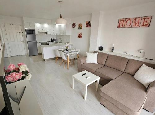 Los Cristianos Heated Pool Sea View AC