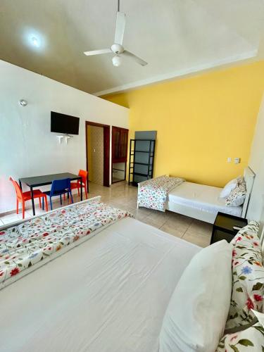 Colonial Villa Room 6