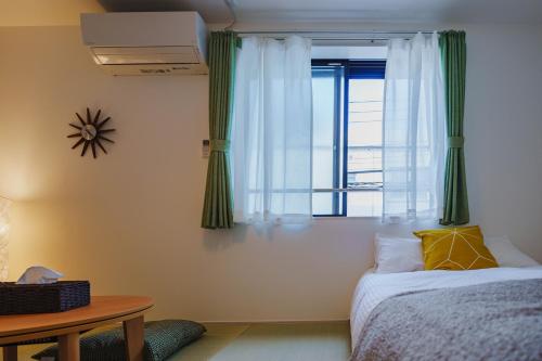 QH202 Studio Apartment - Longer Visits - Kitchen & Laundry