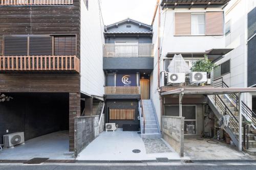 空 USJまで車で10分 大浴場付きの一軒家 3LDk ベッド6台 トイレ3台 シャワールーム1台 お風呂1台