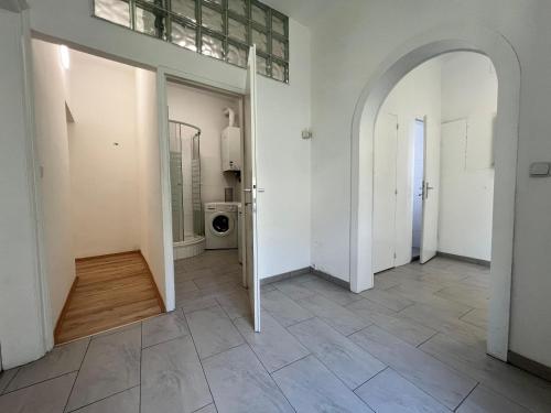 Comfortable 4 private rooms in shared Apt Perfect for Groups & Friends