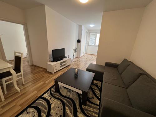 Et tv og/eller underholdning på Apartment Hati