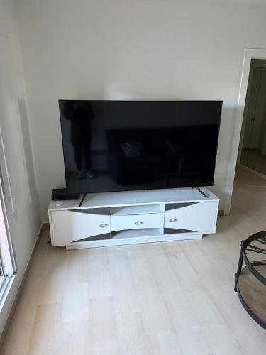 Appartement 3 chambres avec piscine et parking privé