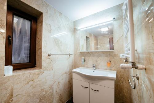 Et badeværelse på Serban Cottage