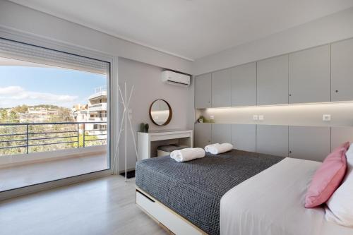 South Blue Beach & Park Apartment in Vouliagmeni