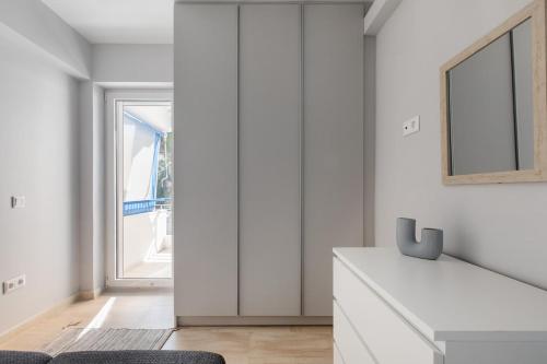 South Blue Beach & Park Apartment in Vouliagmeni
