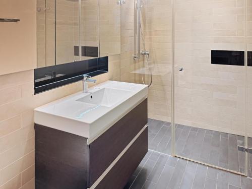 Foto Stylish 1BR in the city center - Baron 25 3