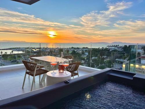 2BR Sea View Loft with private Jacuzzi in Riviera