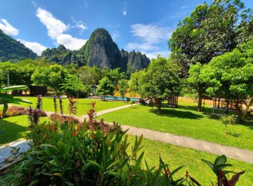 H&V Bungalow Vang Vieng