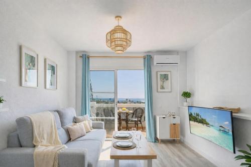 Luna del Faro -Ocean views and Pools by Budha Apartments