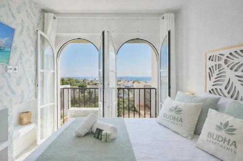 Luna del Faro -Ocean views and Pools by Budha Apartments
