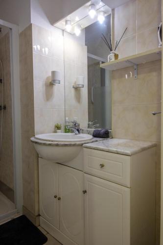 Central apartment near the beach