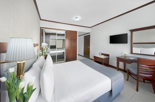 Admiral Plaza Hotel Image