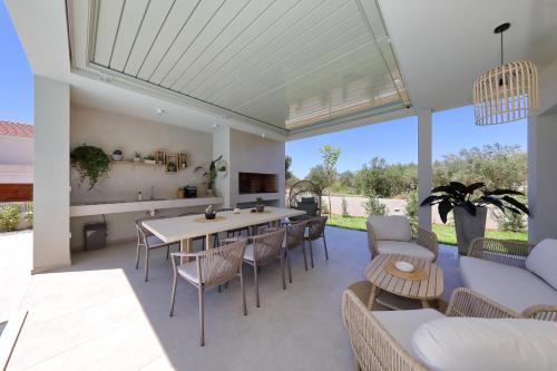 Luxury villa La Casa with heated pool and sauna