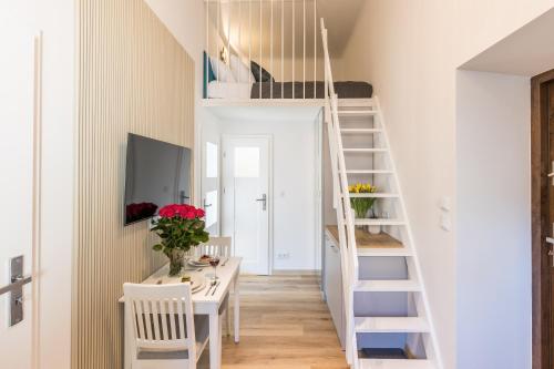 CracWoW KR10 Apartment