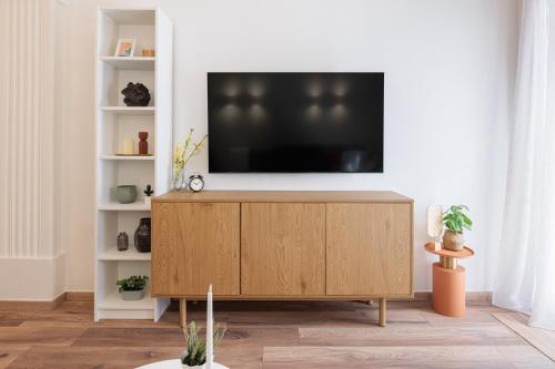 F & B Collection - Flat for 6