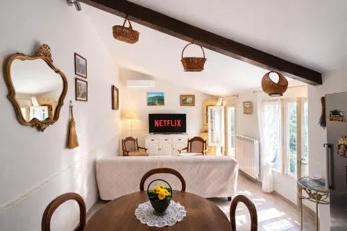 LaPetite Maison Abigail, Peaceful home in Avignon photo 1