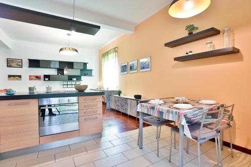 GuestHost - La Vela Azzurra - Flat by the Sea
