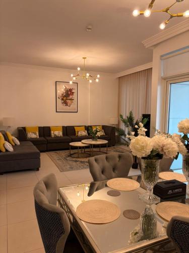 Luxury Beachfront 2BR in Al Bateen Residences - Private Beach & Marina Sea View