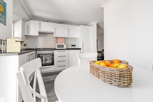 Estrela House With View by Local