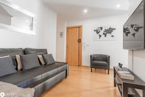 Estrela House With View by Local